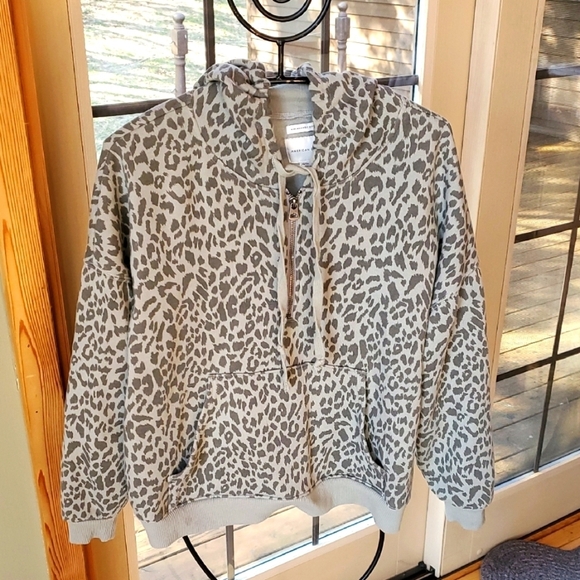 American Eagle Amm...Mazingly Soft Sage Leopard Print LSlv 1/4 Zip Sz. XS Hoodie - Picture 1 of 12